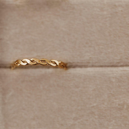 Twist Ring