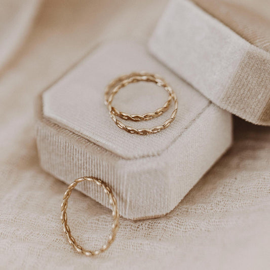 Twist Ring