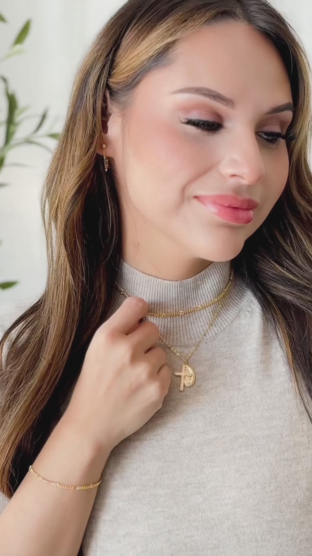 Floral Mary Necklace