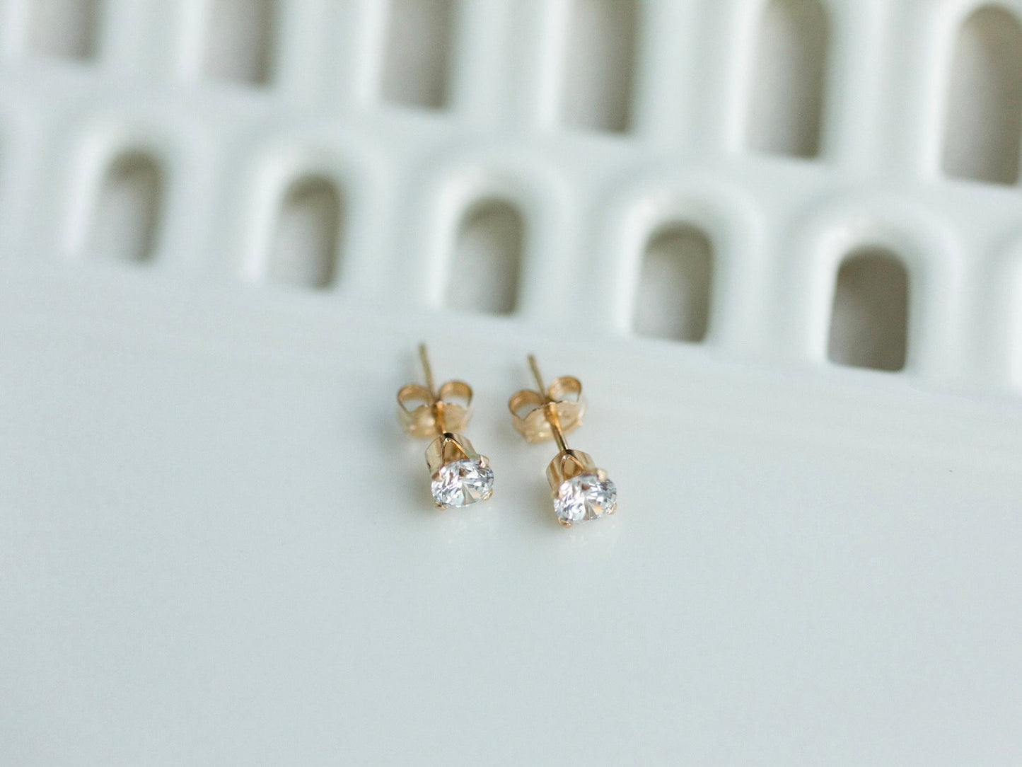 earring stud