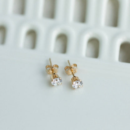 earring stud